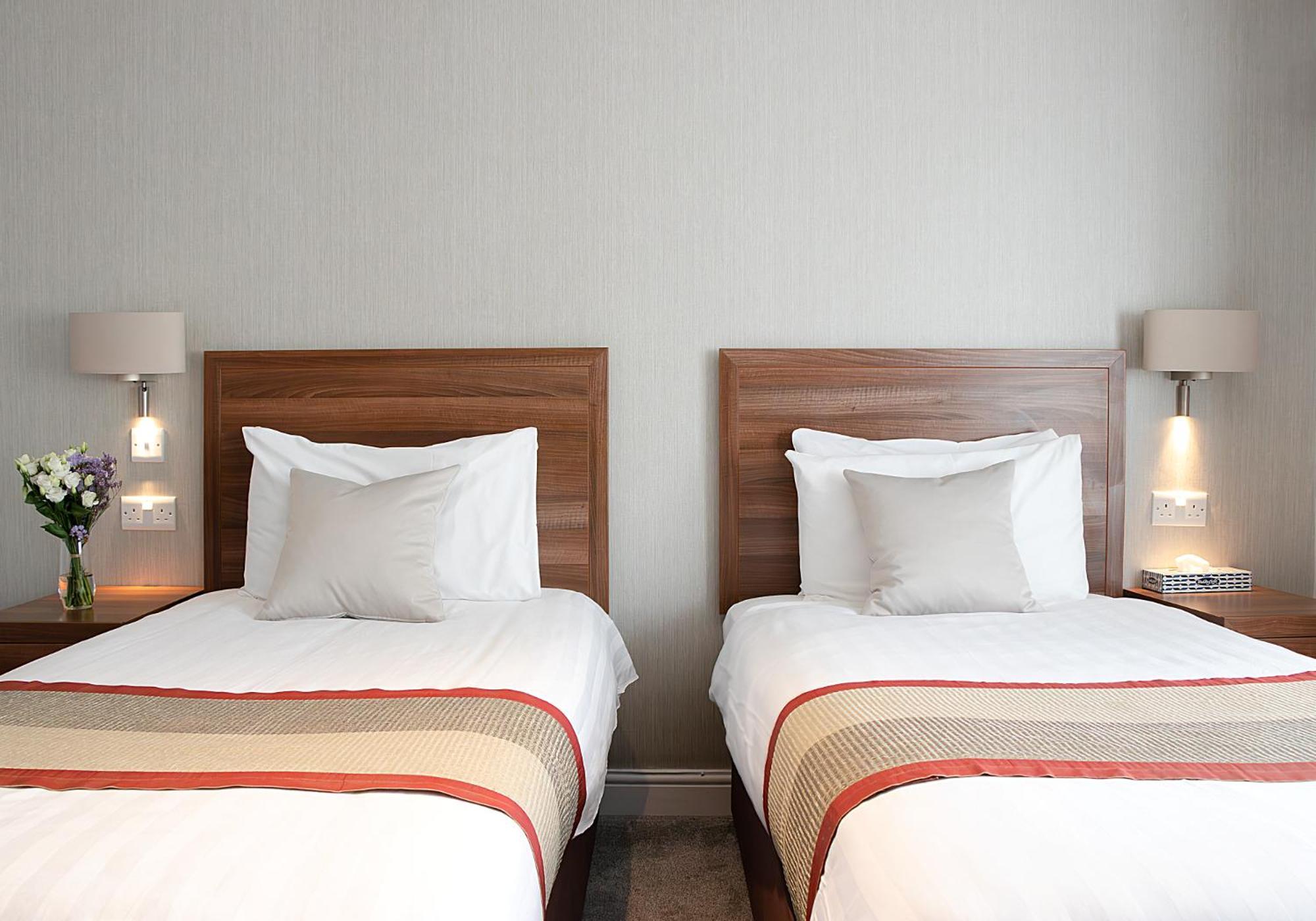 The Holt Hotel Steeple Aston المظهر الخارجي الصورة